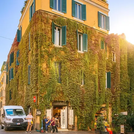 Reale Colosseo Trevi - Private Garden *